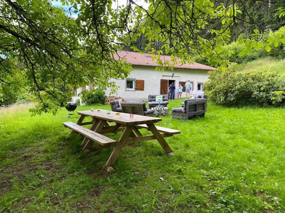 Ferme De Chenezeau - 15 Personnes , 7 Chambres Жерарме Экстерьер фото